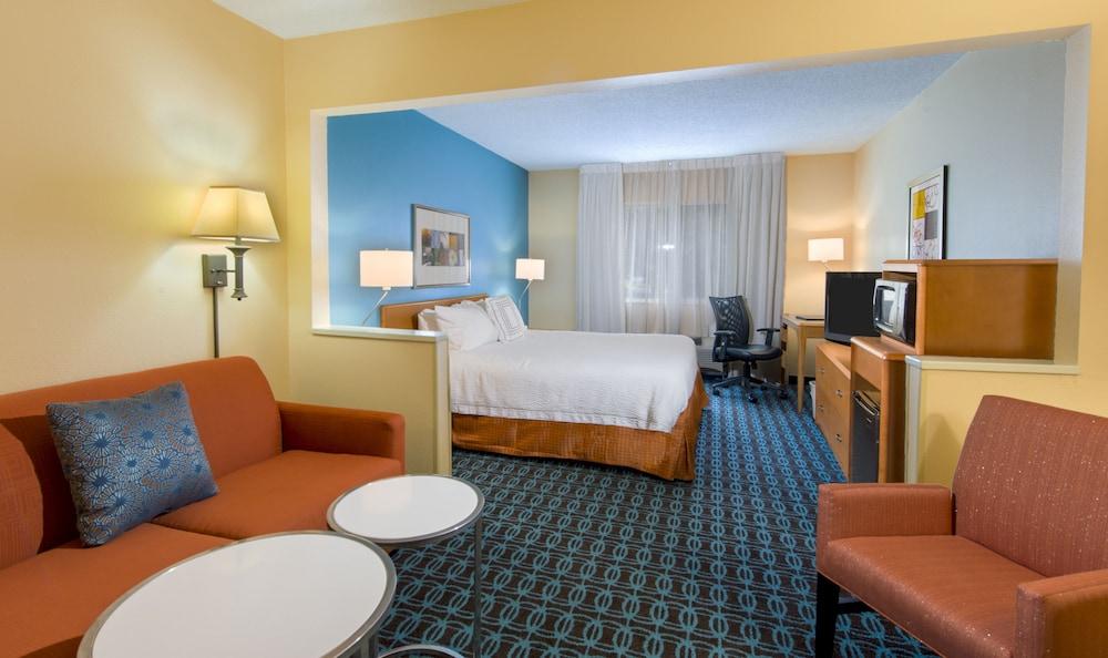 Rodeway Inn photo 7