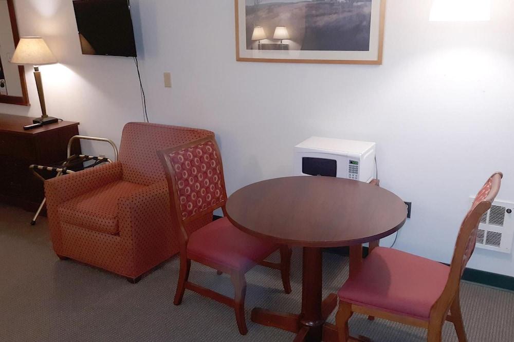 Iron Horse Inn photo 33