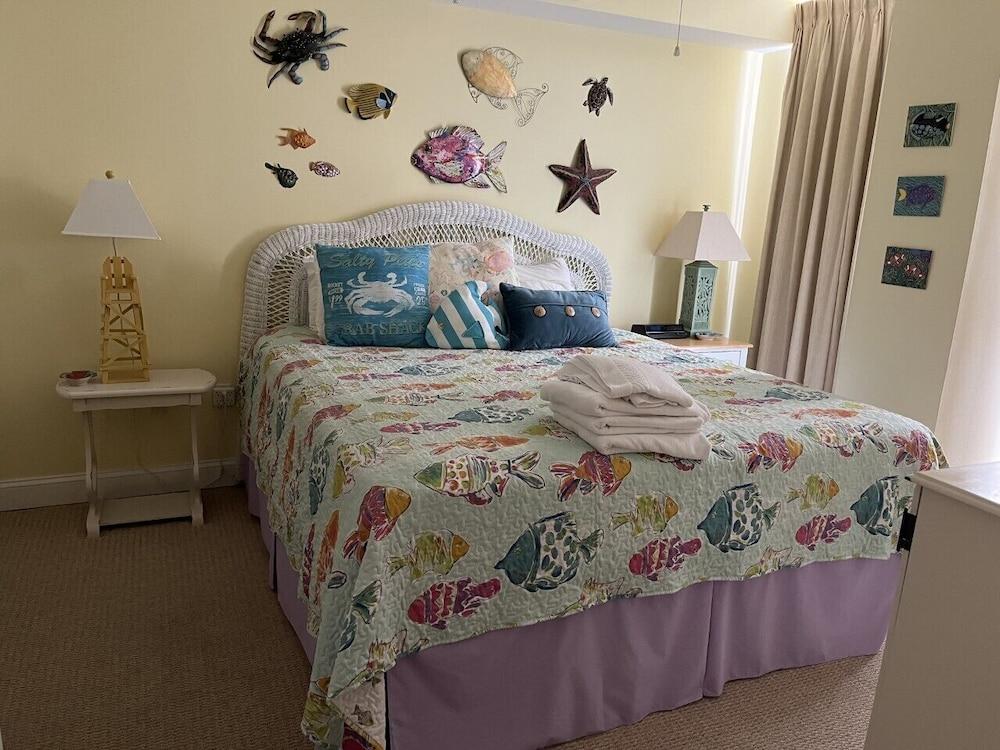 Miramar Condominiums photo 8