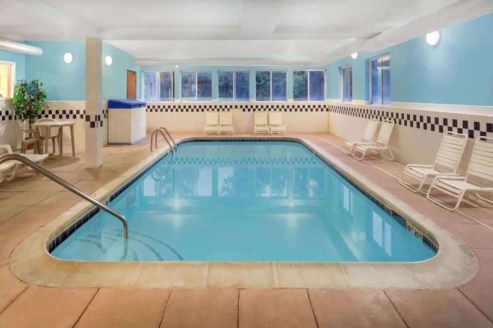 Baymont by Wyndham Huber Heights Dayton photo 24
