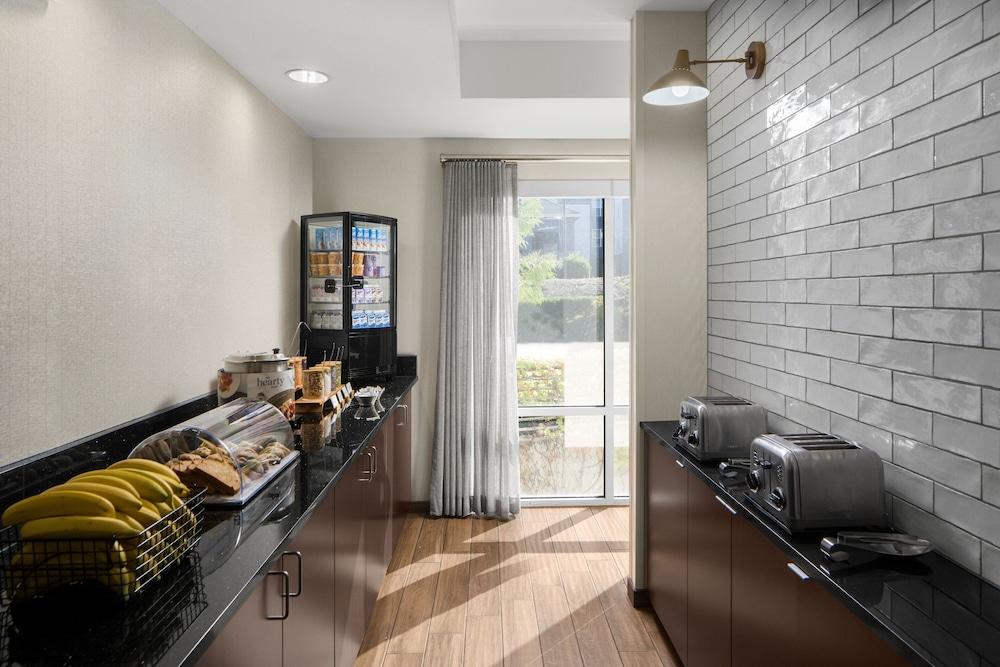 Fairfield Inn & Suites by Marriott Beaverton photo 11