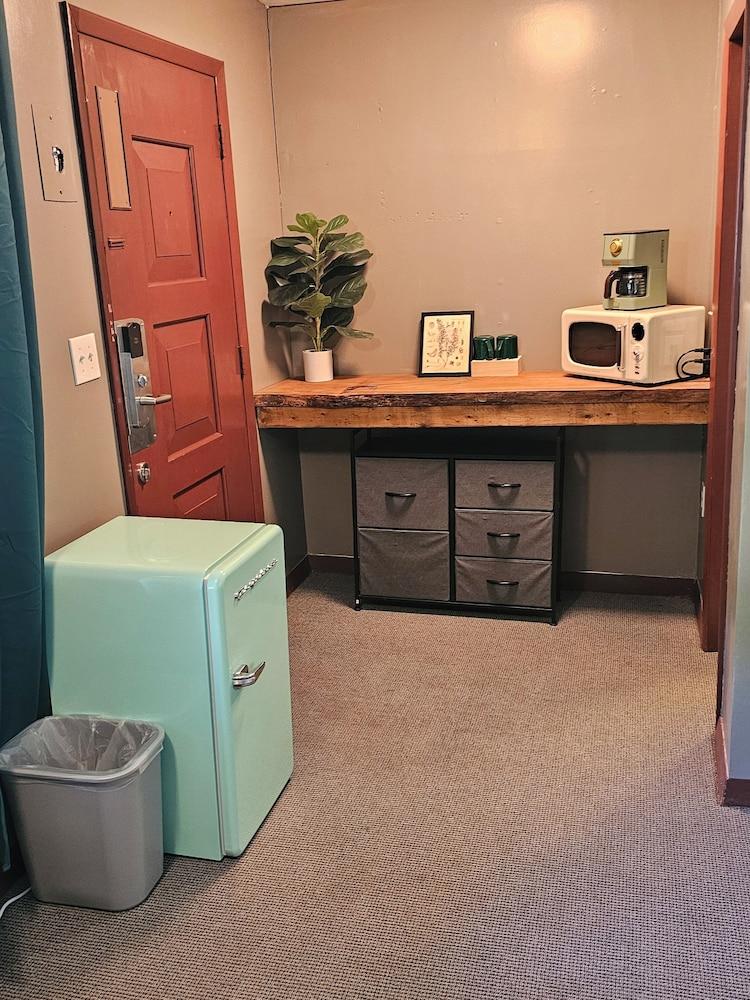 The Springs Motel photo 22