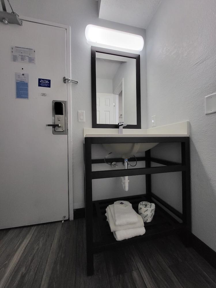 Motel 6 Omaha, NE photo 30