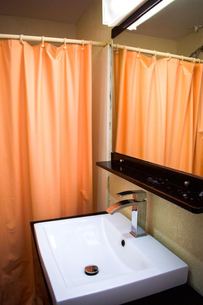 Travel Inn photo 18