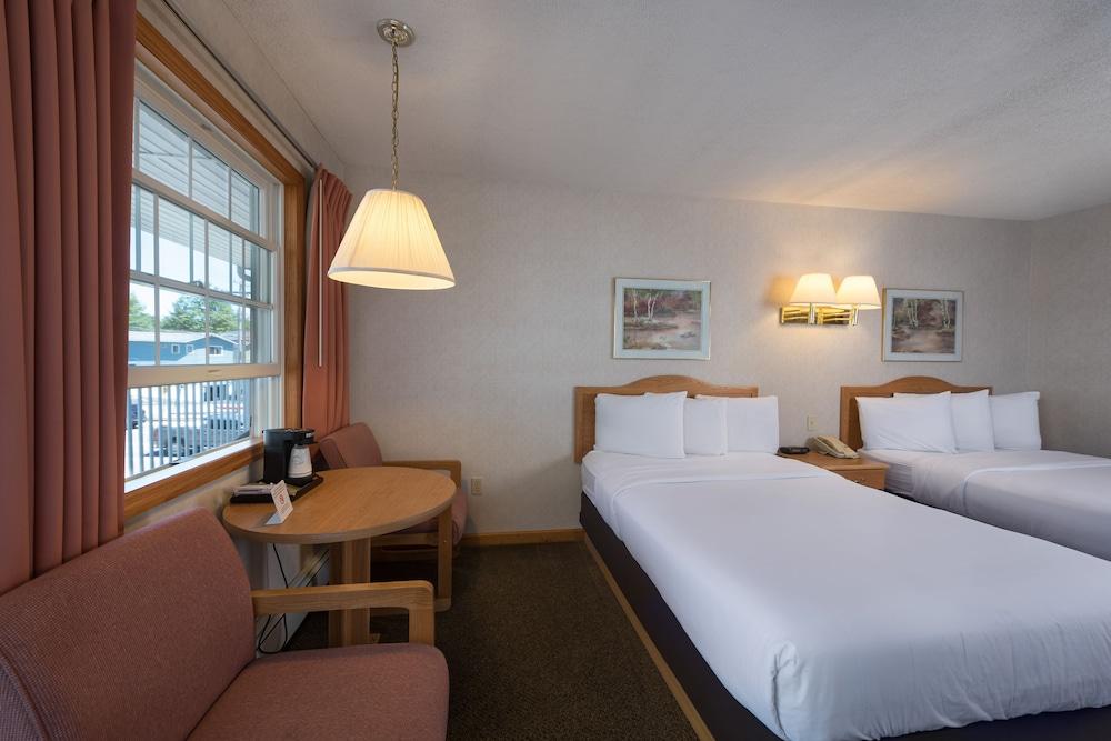 Adirondack Retreat Inn & Suites photo 3