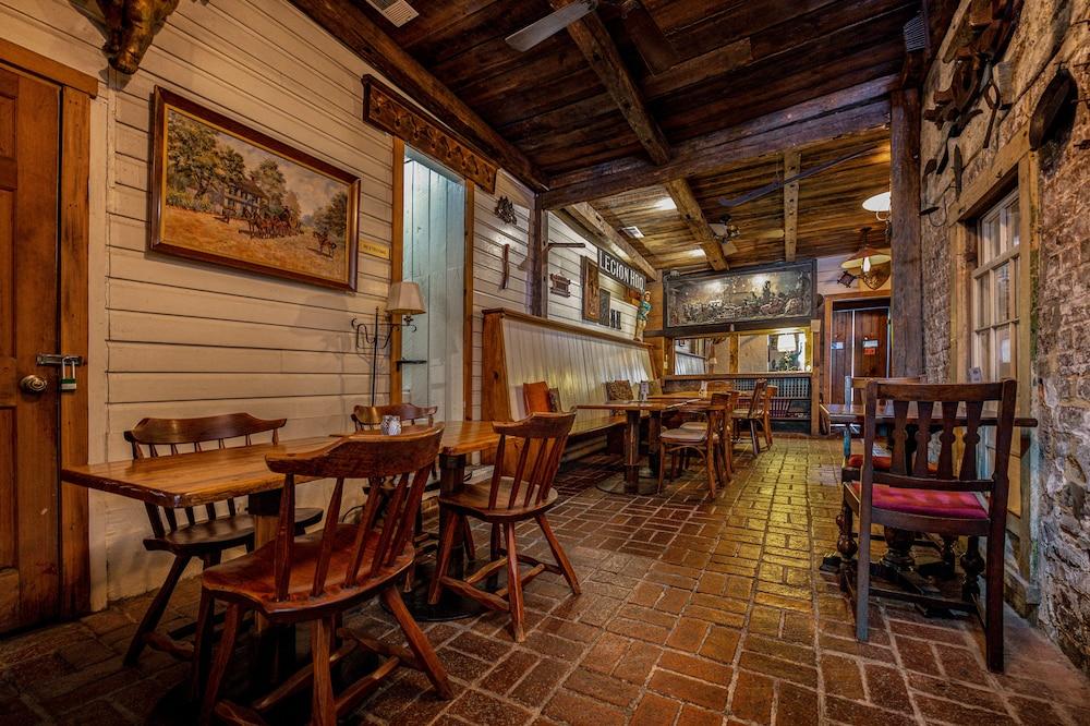 Wayside Inn photo 2