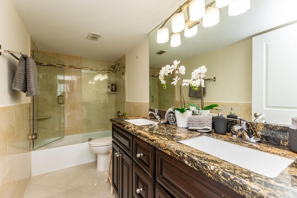 Ocean Manor Rentals photo 37