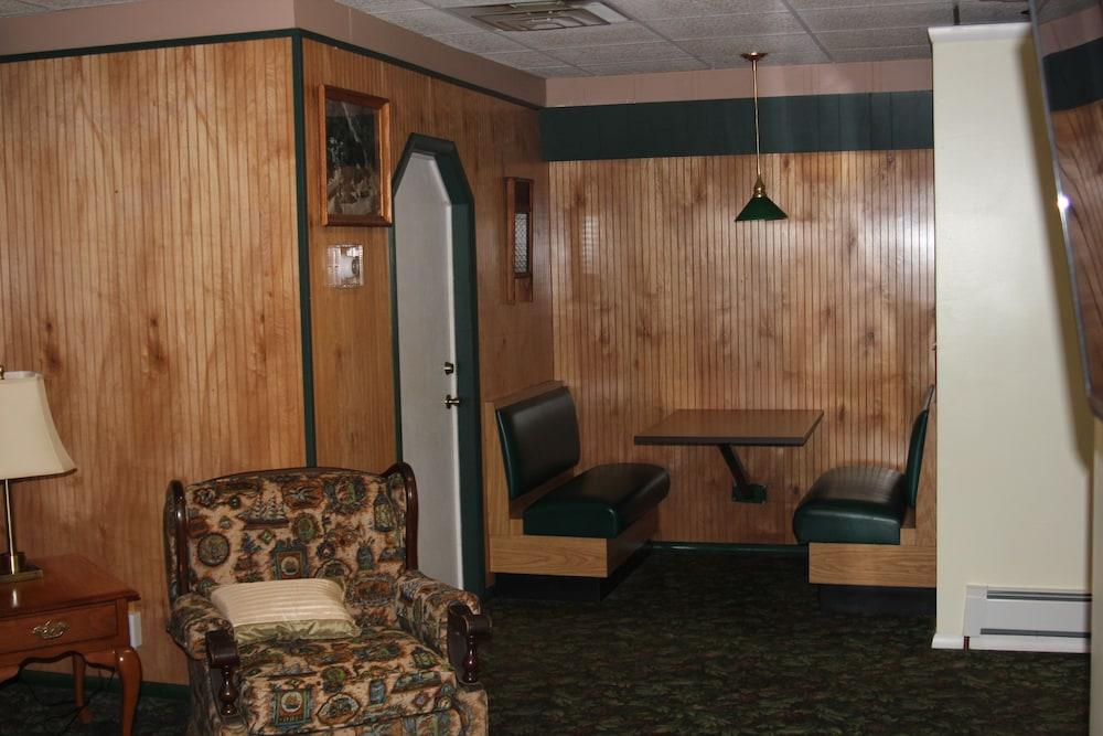 The Evergreen Motel photo 46