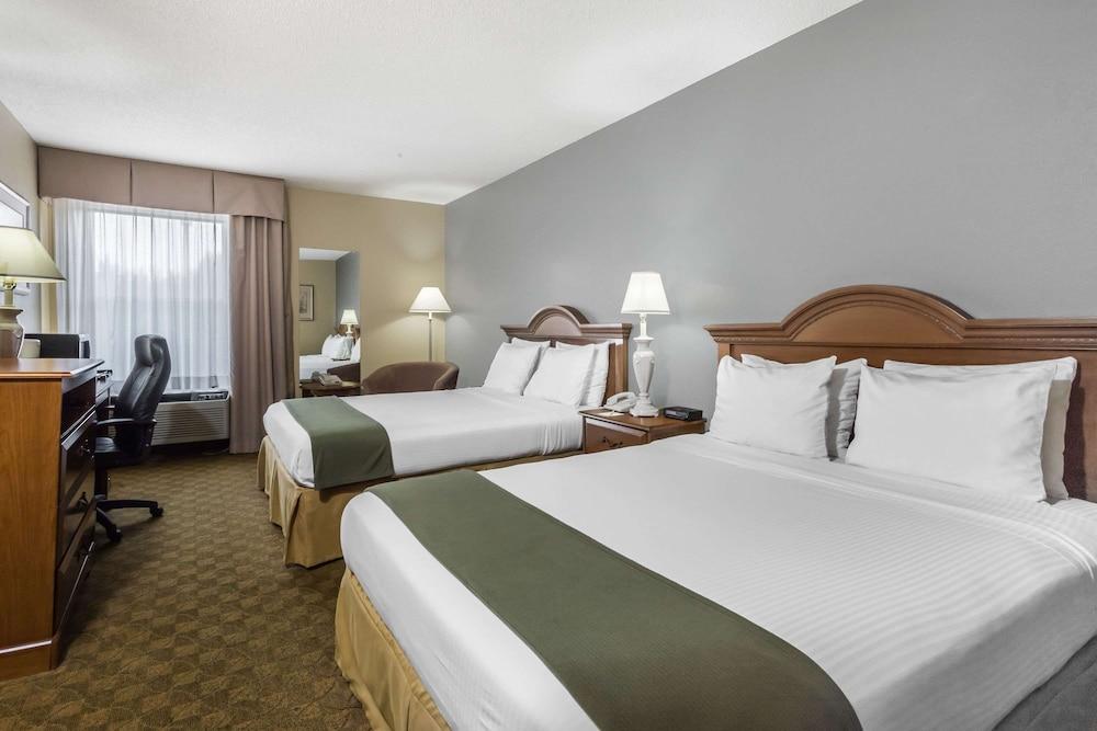 Days Inn by Wyndham Selma photo 4