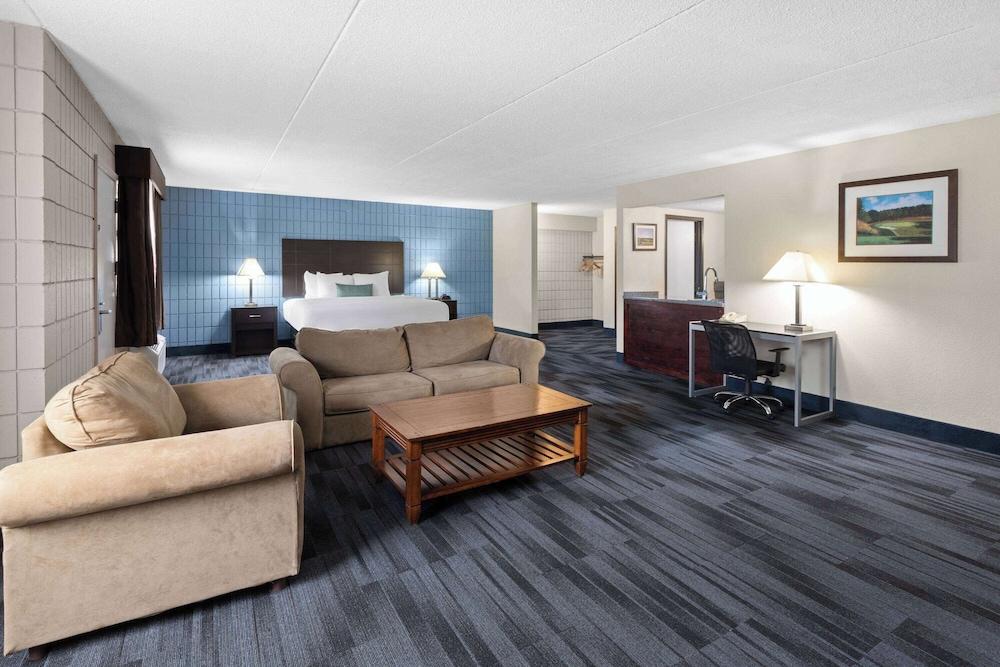 Baymont Inn and Suites by Wyndham Farmington, MO photo 6