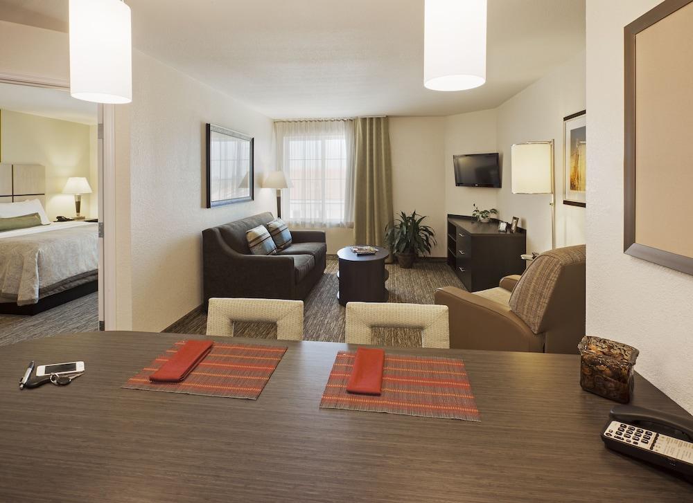 Candlewood Suites Lenexa - Overland Park Area by IHG photo 10