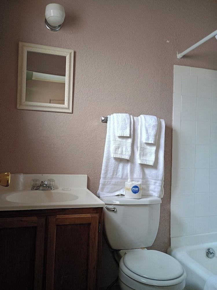 Sands Motel photo 8