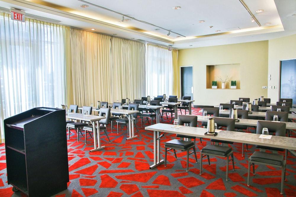 GALLERYone- A DoubleTree Suites by Hilton Hotel photo 27