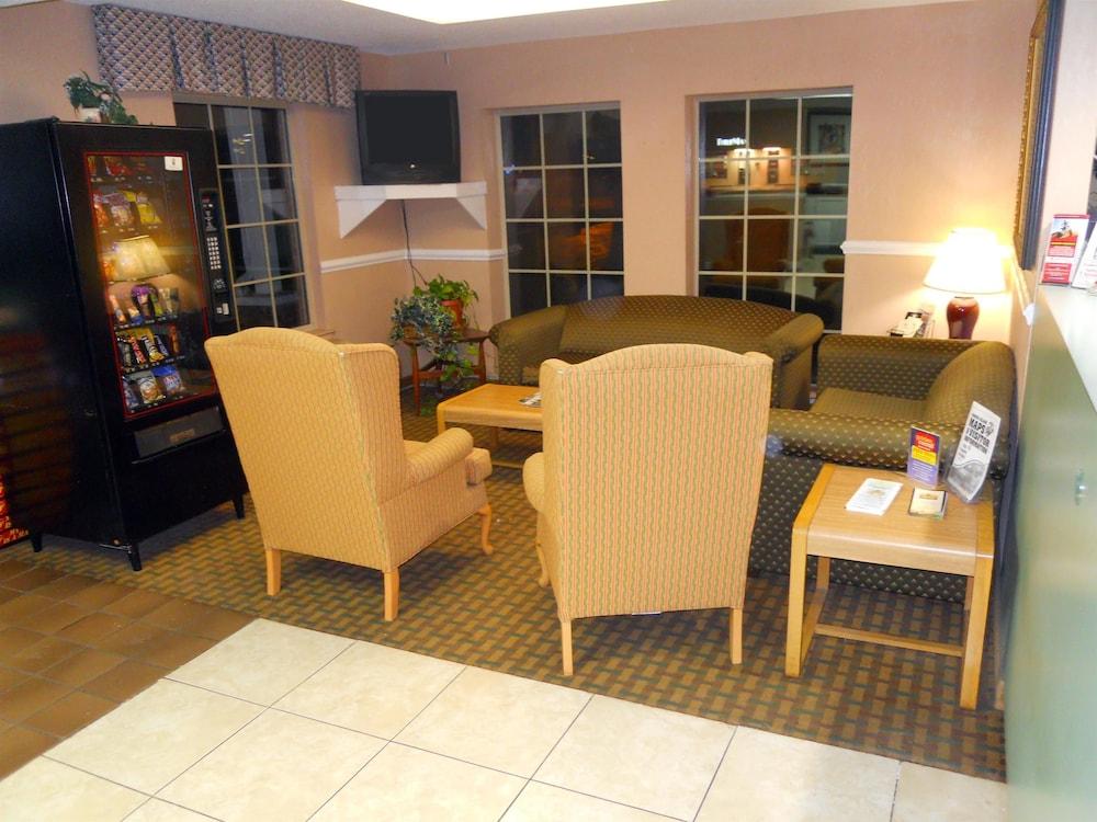 America's Best Inn and Suites Beaufort photo 3