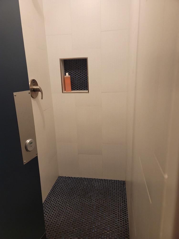 Ansonia Hotel - Hostel photo 17