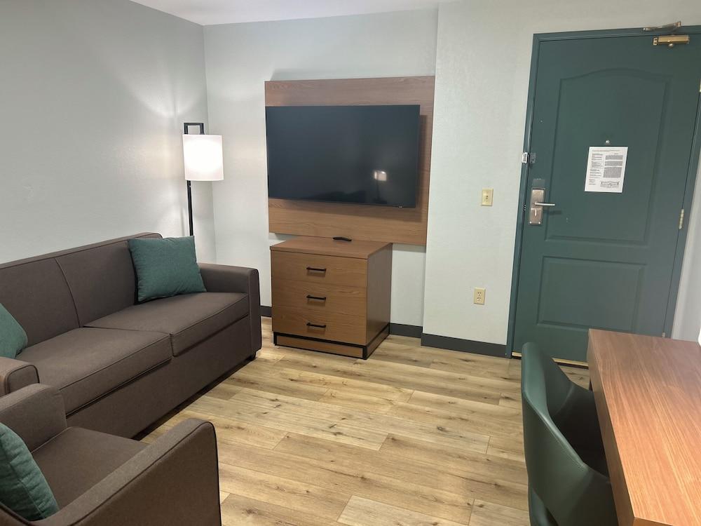 Wingate by Wyndham Mansfield OH photo 4