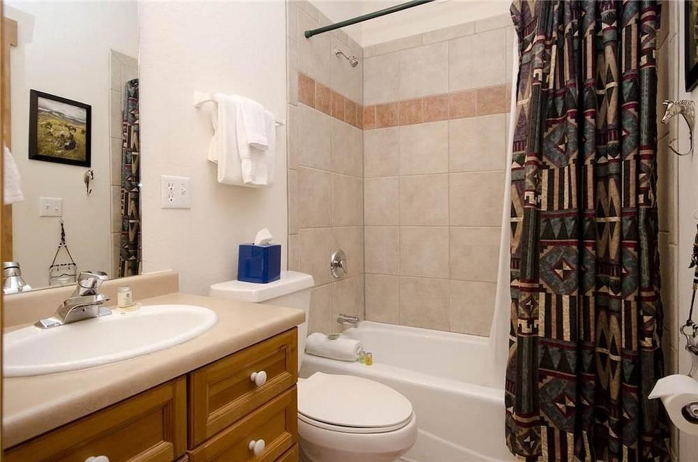 Saddle Creek Townhomes by Pioneer Ridge Management photo 81