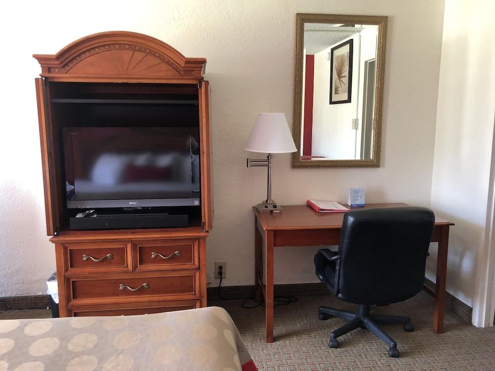 Ramada by Wyndham New Iberia photo 46
