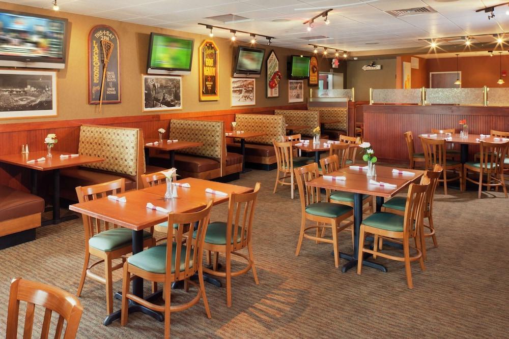 DoubleTree by Hilton Greensboro photo 10