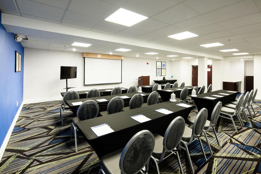 Holiday Inn Express & Suites Nashville - Brentwood I-65 by IHG photo 48