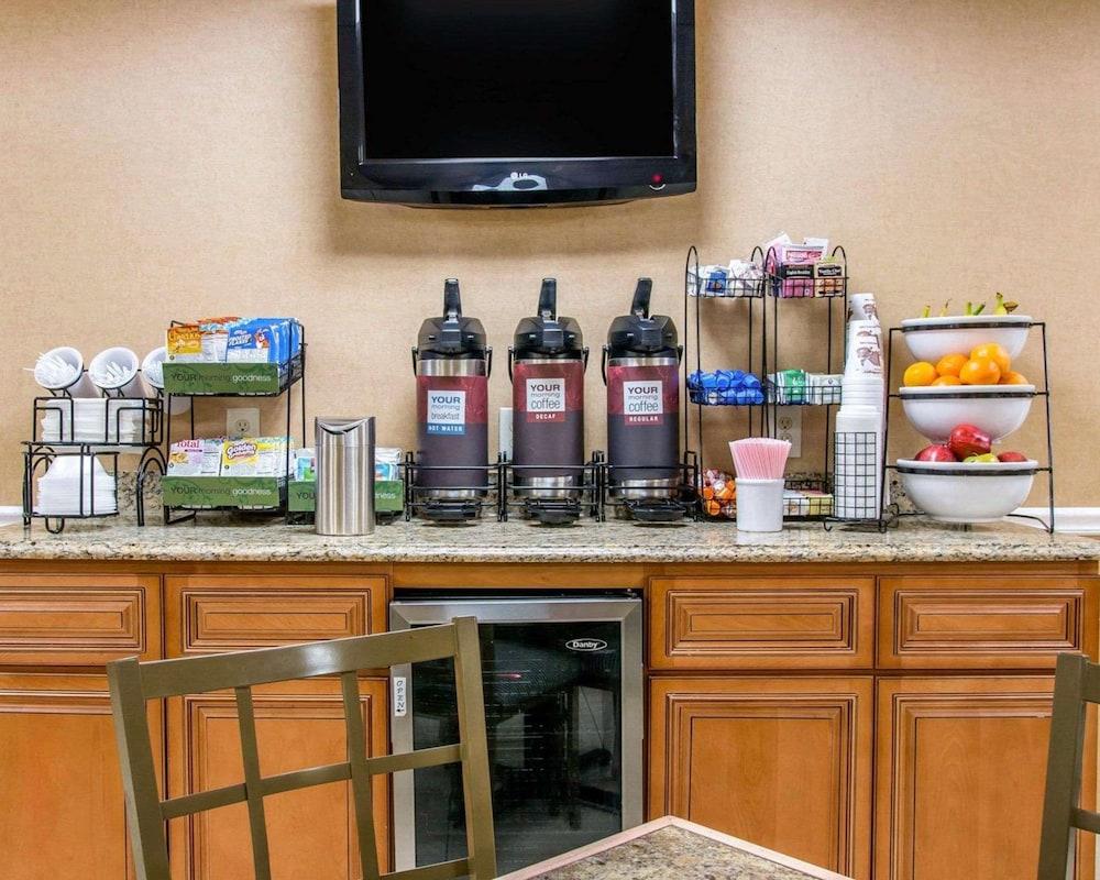 Wingate by Wyndham Livonia photo 32
