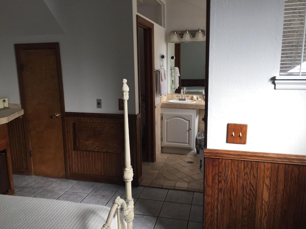 Seacrest Inn photo 33