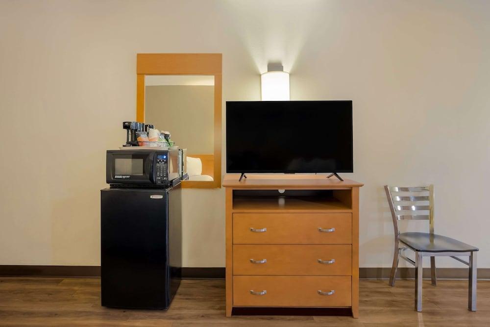 Econo Lodge Live Oak photo 14