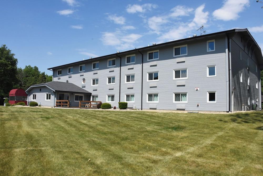 Paddle Wheel Inn photo 1