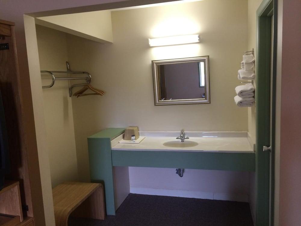 Super 7 Motel Sedalia photo 22