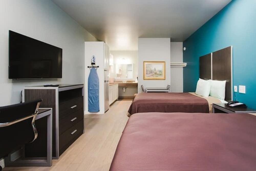 Econo Lodge Inn & Suites Channelview - Houston East photo 3