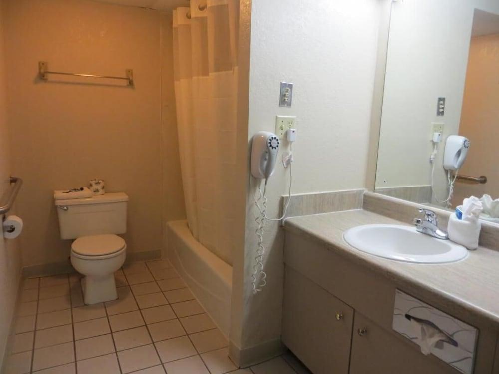 Mountain House Inn photo 34