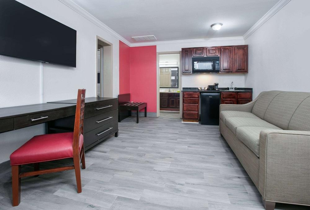 Ramada by Wyndham Diamondhead I-10/Gulfport photo 14