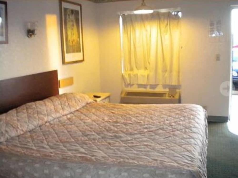 Heritage Inn photo 3