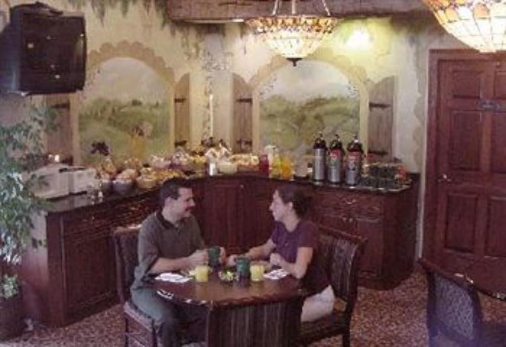 Hearthstone Inn & Suites photo 25