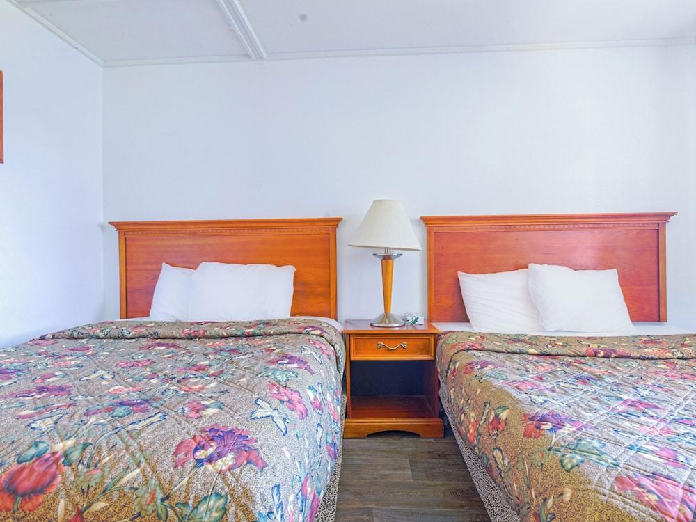 Country Hearth Inn & Suites By OYO Sturgis photo 7
