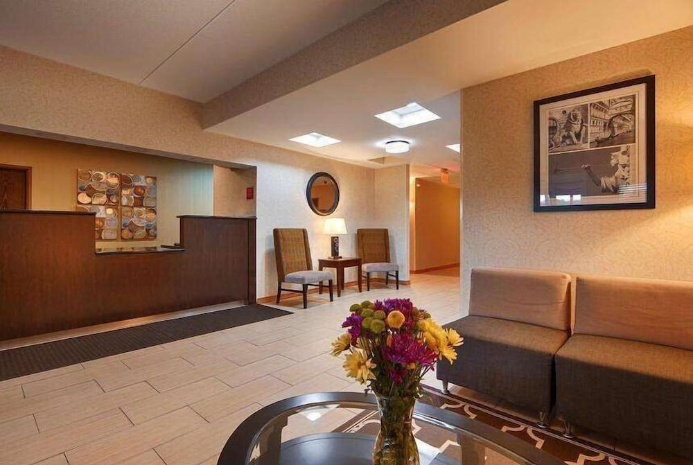 Days Inn by Wyndham Indiana PA Near IUP photo 2