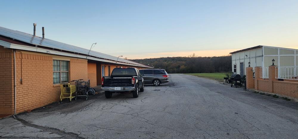 Executive Inn By OYO Mineral Wells US-180 photo 21