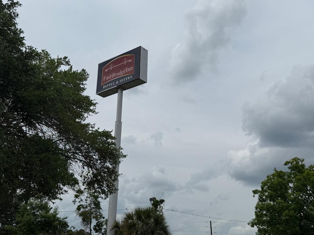 Fairbridge Inn & Suites Richmond Hill photo 40