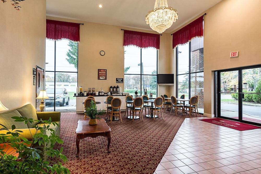 Econo Lodge Andrews Air Force Base photo 4