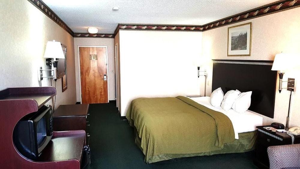 Red Carpet Inn & Suites photo 4