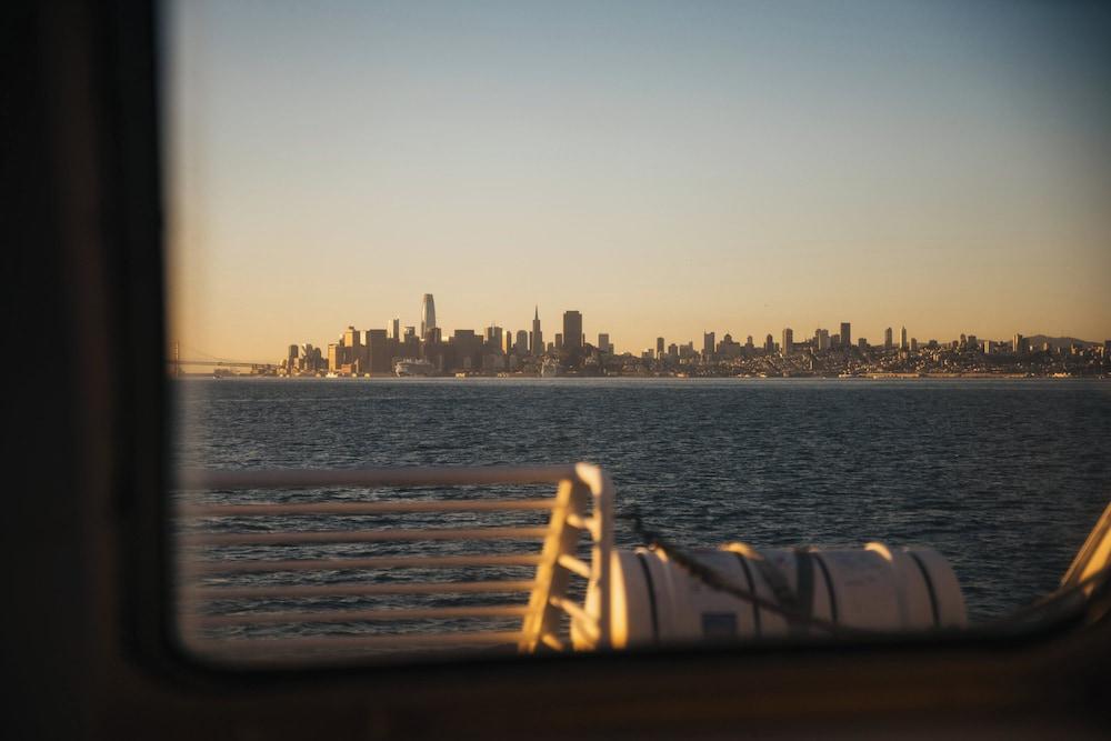 Marin Suites Hotel photo 11