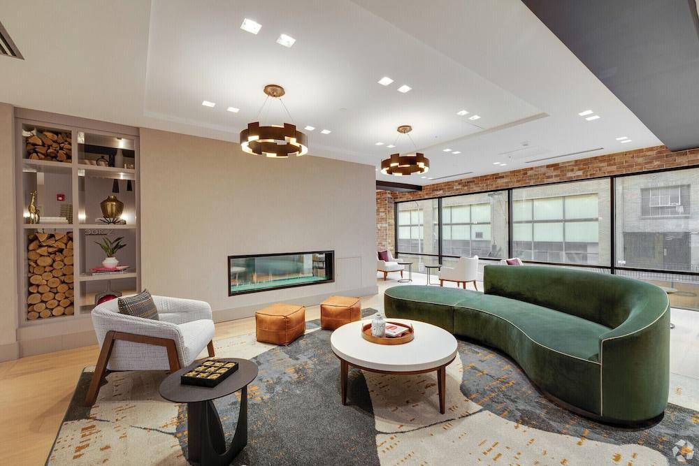 Luxury Apartments by Hyatus Center City photo 32