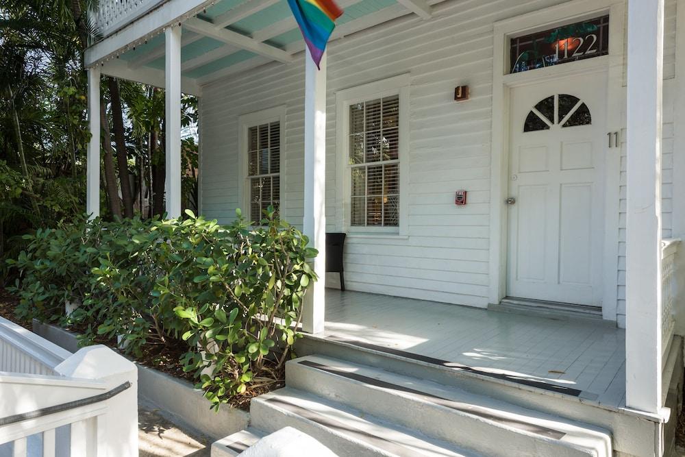 Alexanders Guesthouse - Adult Exclusive, LGBTQ Friendly photo 1
