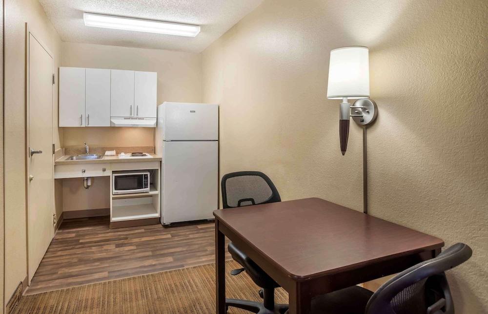 Extended Stay America Suites Washington DC Germantown Town C photo 22