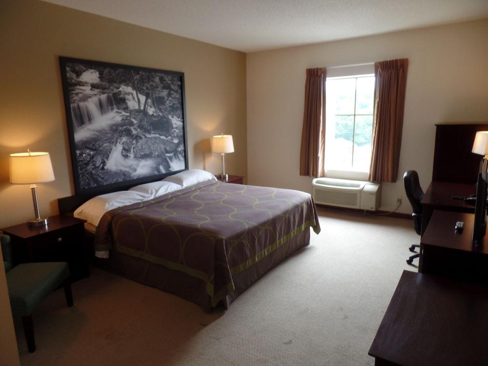 Super 8 by Wyndham Beaver Falls photo 14