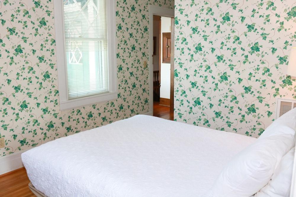The Shaffner Inn photo 11
