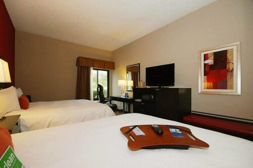 Hampton Inn Fort Myers-Airport & I-75 photo 31