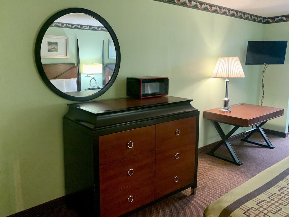 Executive Inn Chester photo 6