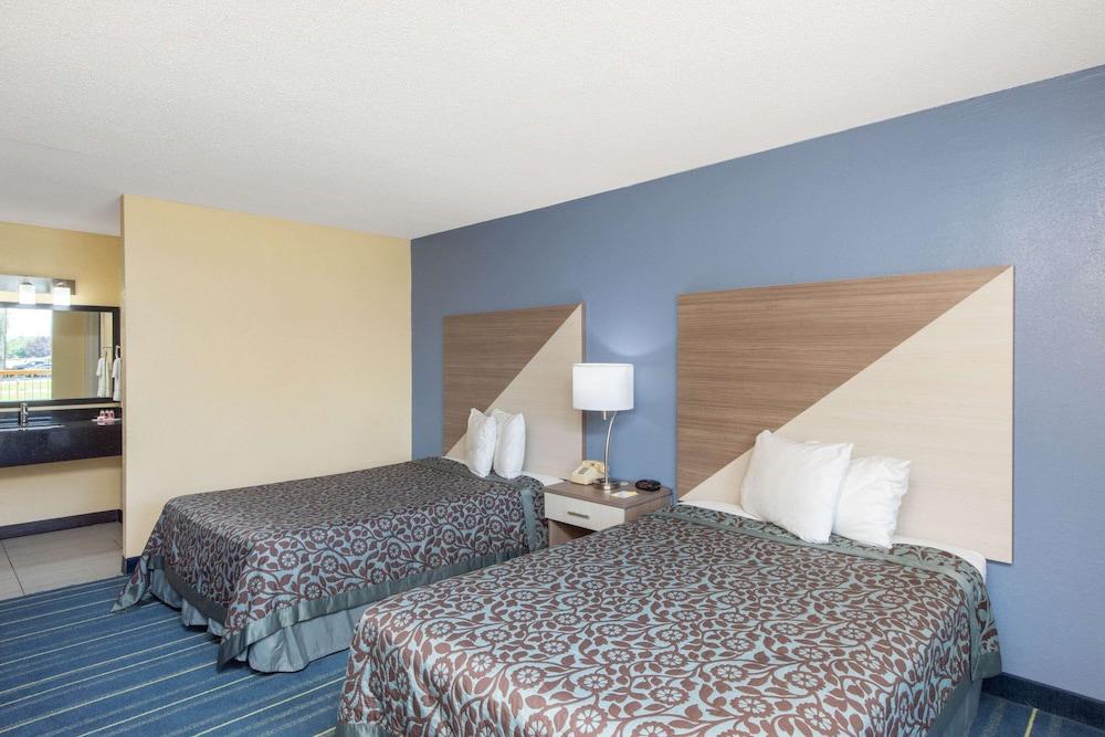 Days Inn by Wyndham Salem, Illinois photo 45