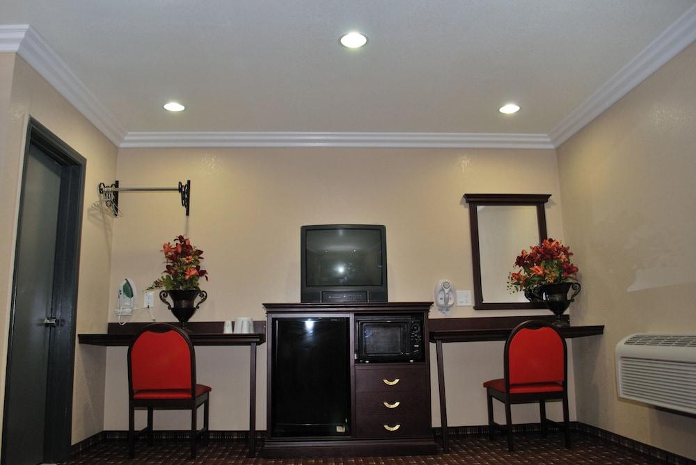 Budget Inn Anaheim photo 13